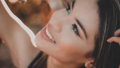 7 τρόποι για να δώσεις στο πρόσωπό σου μια φυσική λάμψη για την οποία όλες θα παραμιλάνε!