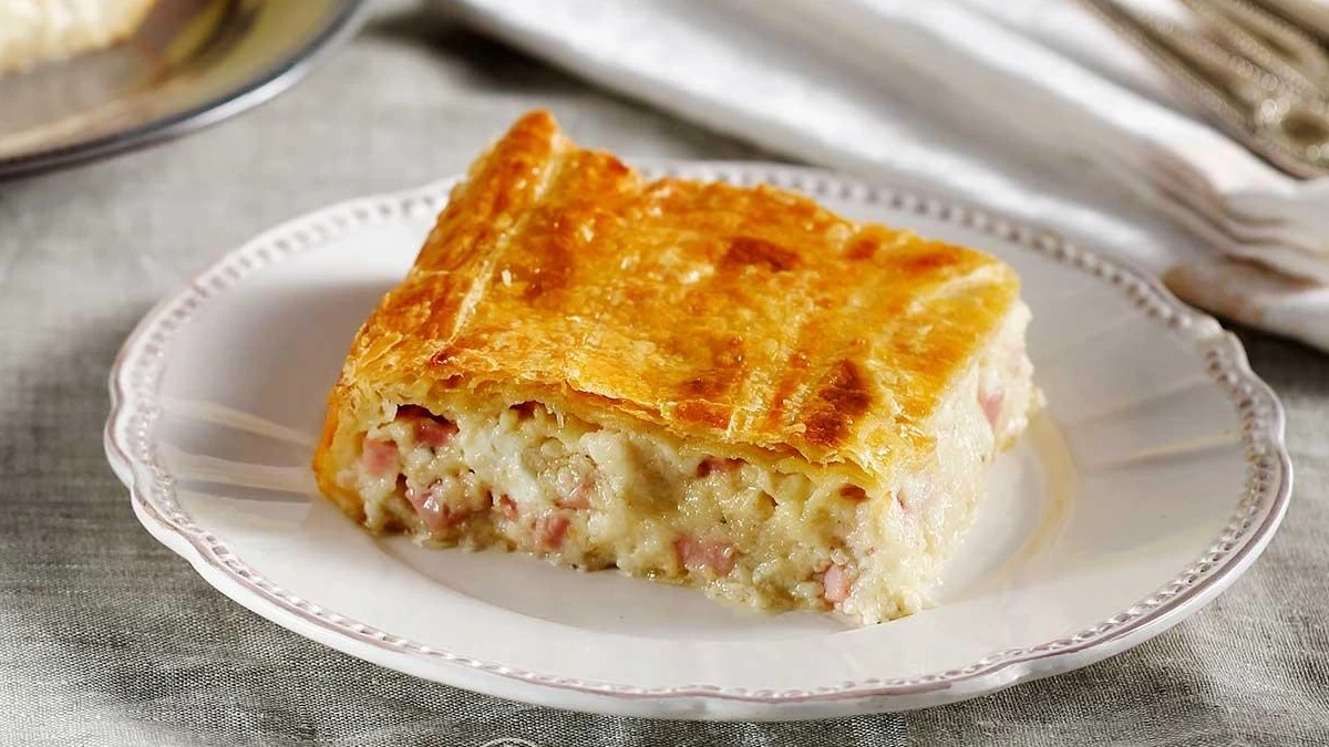 Ζουμερή ζαμπονοτυρόπιτα με έτοιμο φύλλο σφολιάτας - Πως να την φτιάξεις εύκολα και γρήγορα