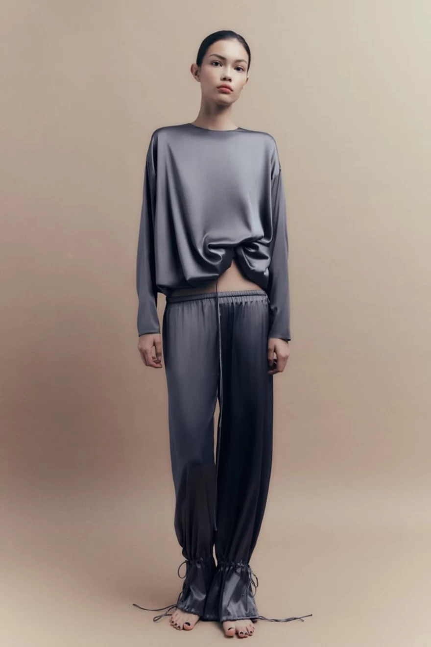 γκρι πουκάμισο