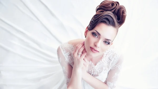 Νυφικό χτένισμα: 5 beauty hacks για ένα υπέροχο hair-look που θα ξεχωρίσει!