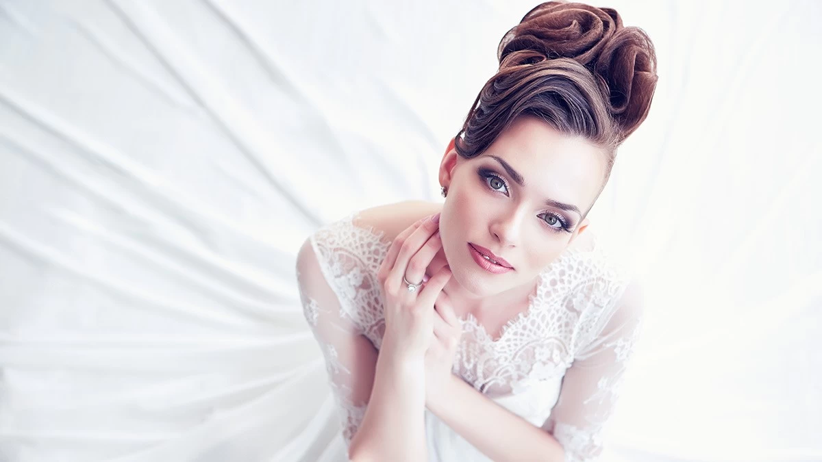 Νυφικό χτένισμα: 5 beauty hacks για ένα υπέροχο hair-look που θα ξεχωρίσει!