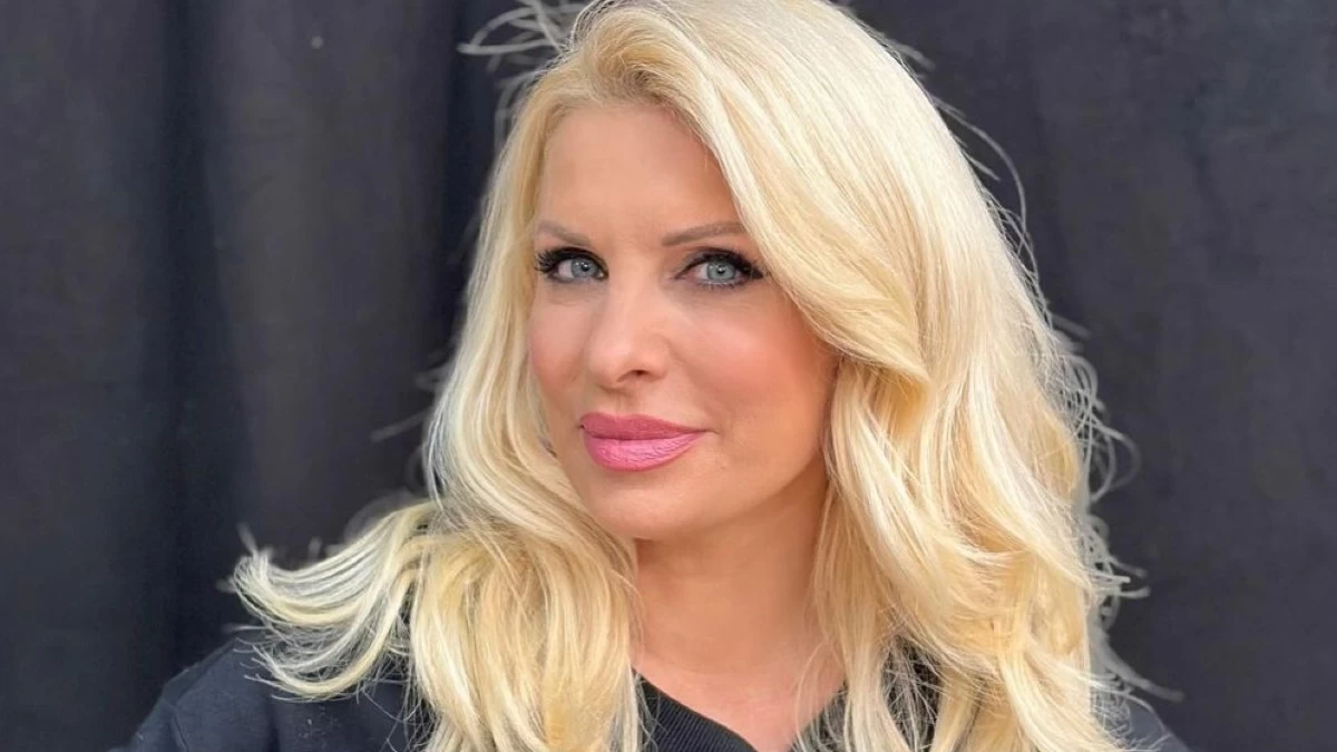 Η Ελένη Μενεγάκη υιοθέτησε το "quiet luxury" με τον καλύτερο τρόπο