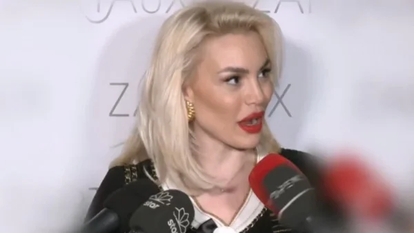 Αλεξάνδρα Παναγιώταρου: Με μονόπετρο στο χέρι στη νέα της έξοδο - «Να ζήσετε», της έλεγαν οι δημοσιογράφοι