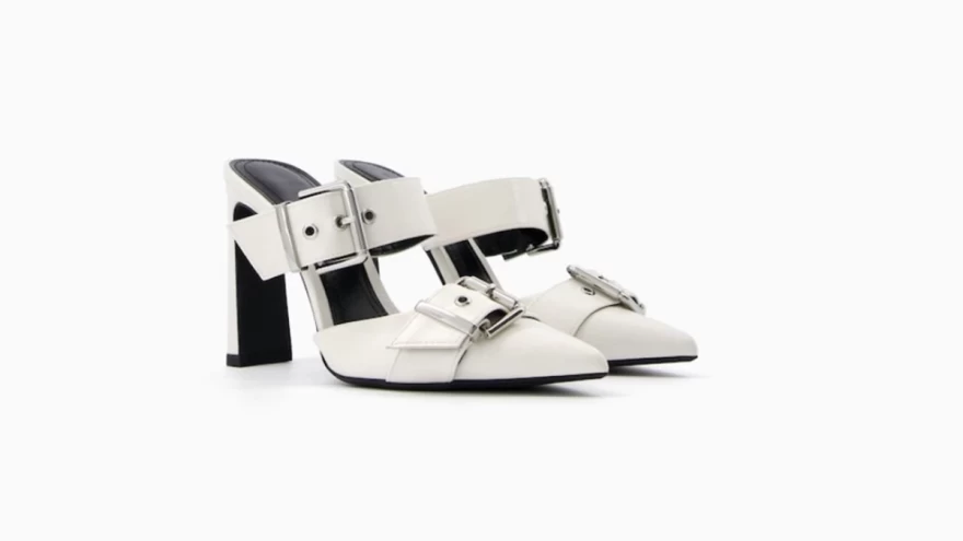 λευκά γοβάκια