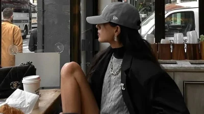 Εκπτώσεις 2024: Επένδυσε σε ένα μαύρο πανωφόρι – 20 must-have κάτω από 50 ευρώ