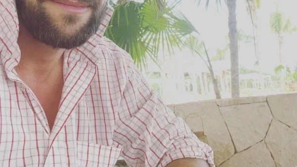 Νεκρός σε αεροπορικό δυστύχημα πολύ γνωστός ηθοποιός μαζί με τις 2 ανήλικες κόρες του