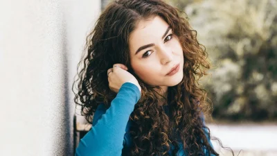 Πρέσα μαλλιών ή σίδερο για μπούκλες; Δες ποιο είναι το καλύτερο για εσένα & πως να τα χρησιμοποιείς σαν επαγγελματίας!