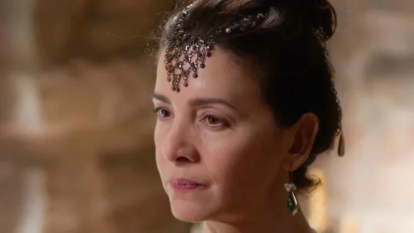 Η Μάγισσα: «Εσένα αγάπησα!» - Η Πολυξένη κάνει ερωτική εξομολόγηση στην Δαμιανή και πεθαίνει!