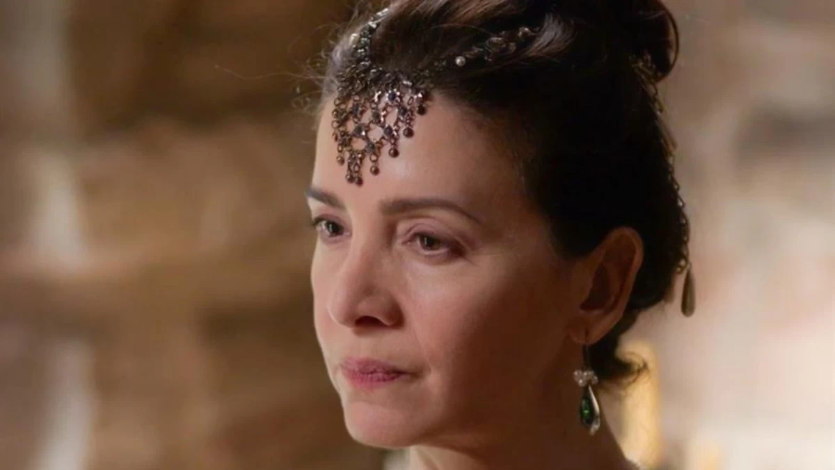 Η Μάγισσα: «Εσένα αγάπησα!» - Η Πολυξένη κάνει ερωτική εξομολόγηση στην Δαμιανή και πεθαίνει!