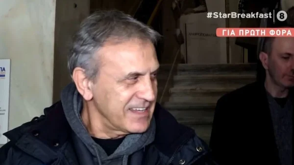 Γιώργος Νταλάρας: «Ελπίζω να μην...» - Το "καρφί" στους δημοσιογράφους που τον περίμεναν μετά τον σάλο γύρω από τον όνομά του