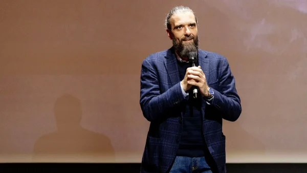 Σωτήρης Τσαφούλιας: Για πρώτη φορά μαζί με τις κόρες του και τη σύντροφό του Άννα Μενενάκου – Δείτε φωτογραφίες