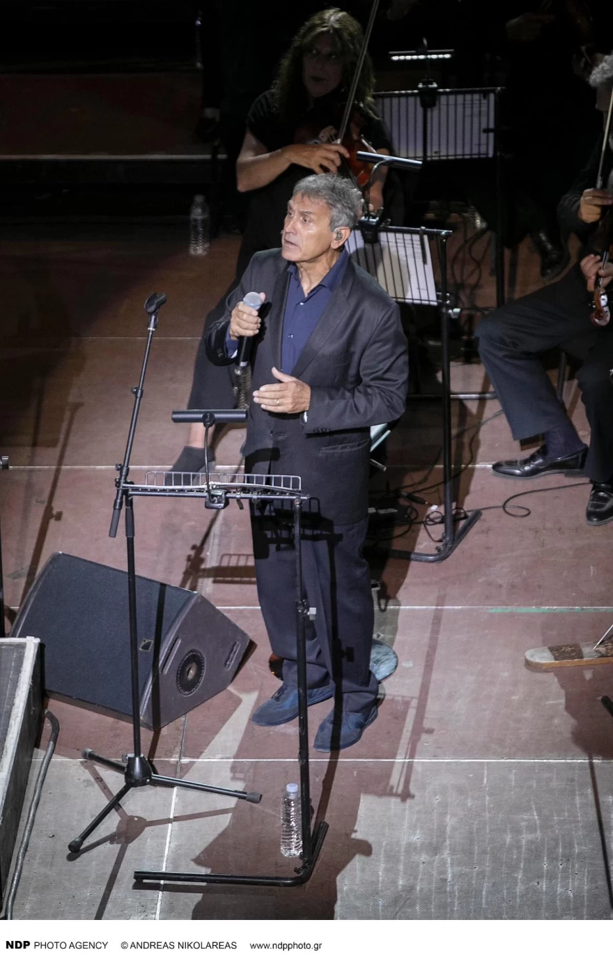 Γιώργος Νταλάρας