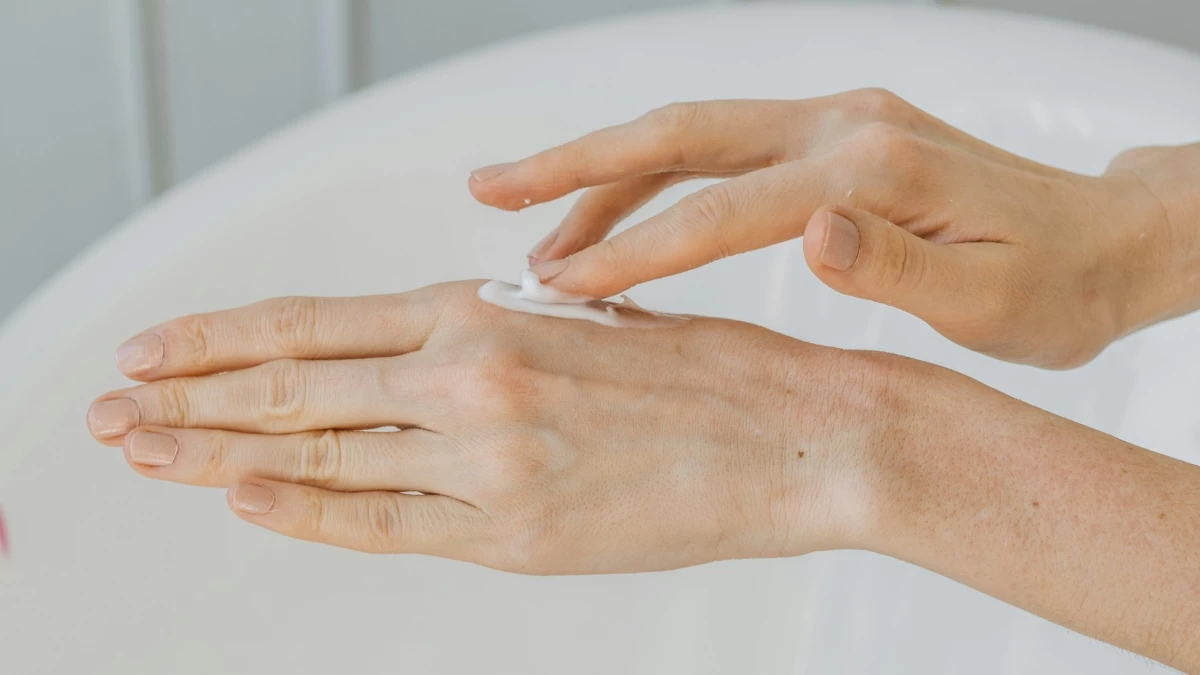 Αυτές είναι οι 5 καλύτερες κρέμες χεριών για απαλό & ενυδατωμένο δέρμα το χειμώνα - Πόσο κοστίζουν