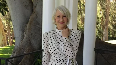 Η Helen Mirren έκανε για μια ακόμη φορά τη διαφορά με το beauty look της στις «Χρυσές Σφαίρες 2024»