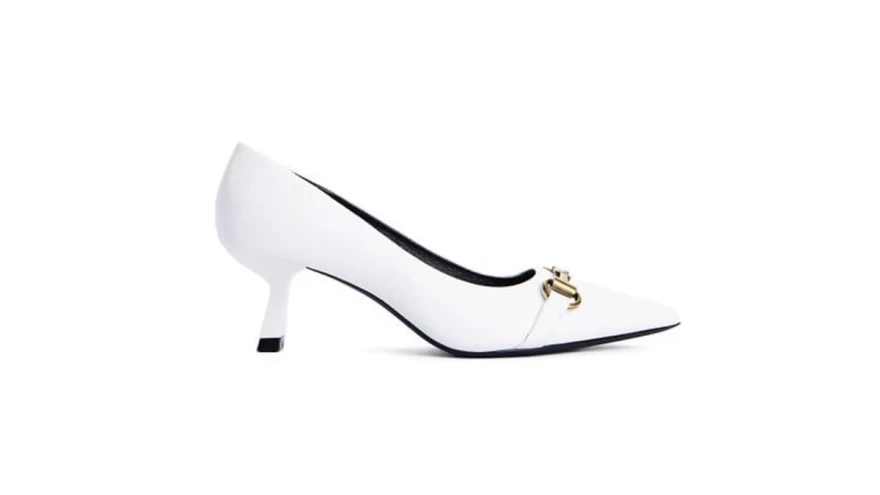 γόβες με αγκράφα