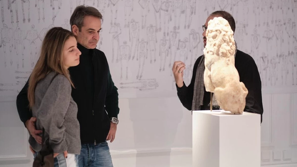 Κυριάκος Μητσοτάκης: Στο Μουσείο Κυκλαδικής Τέχνης με την κόρη του Δάφνη