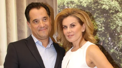 Ευγενία Μανωλίδου: «Μωρό μου, σε λατρεύω!» - ''Πάγωσε'' ο Άδωνις Γεωργιάδη με την έκπληξη της συζύγου του στο γραφείο του
