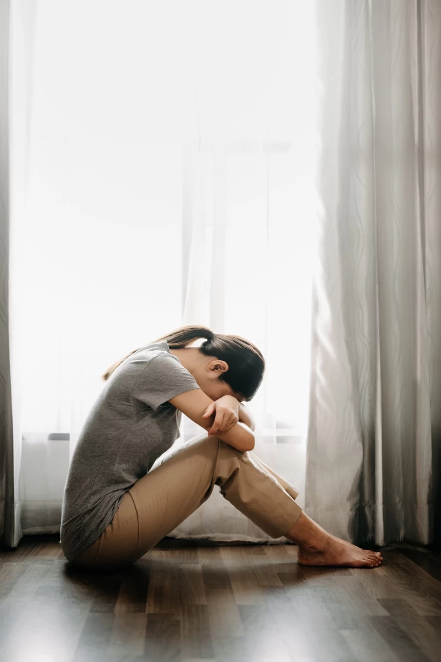 κοπέλα κλαίει