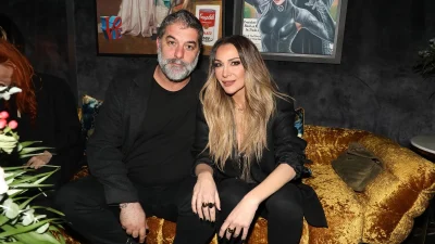 Δέσποινα Βανδή και Βασίλης Μπισμπίκης: Δεν έπαιρνε τα μάτια του από πάνω της - Το καυτό ζεϊμπέκικο και τα τρυφερά βλέμματα