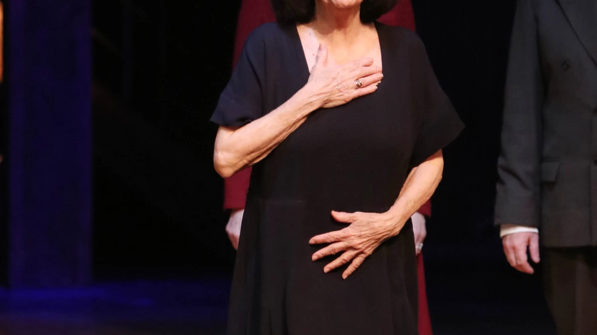 Οικονομική εξαθλίωση για σπουδαία Ελληνίδα ηθοποιό: «Έπαιζα χαρτιά για να βγάζω λεφτά να ζω»