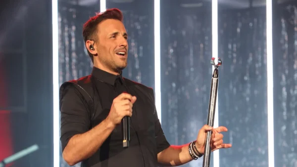 Νίκος Βέρτης: Ρομαντικό ειδύλλιο στην Κρήτη - Έτσι γνωρίστηκε ο τραγουδιστής με την 27χρονη σύντροφό του