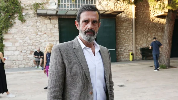 Λεωνίδας Κακούρης: Η ηλικία, η καταγωγή και το διαζύγιο από την Ρωσίδα χορεύτρια - Η γυναίκα που είναι μαζί πάνω από 20 χρόνια