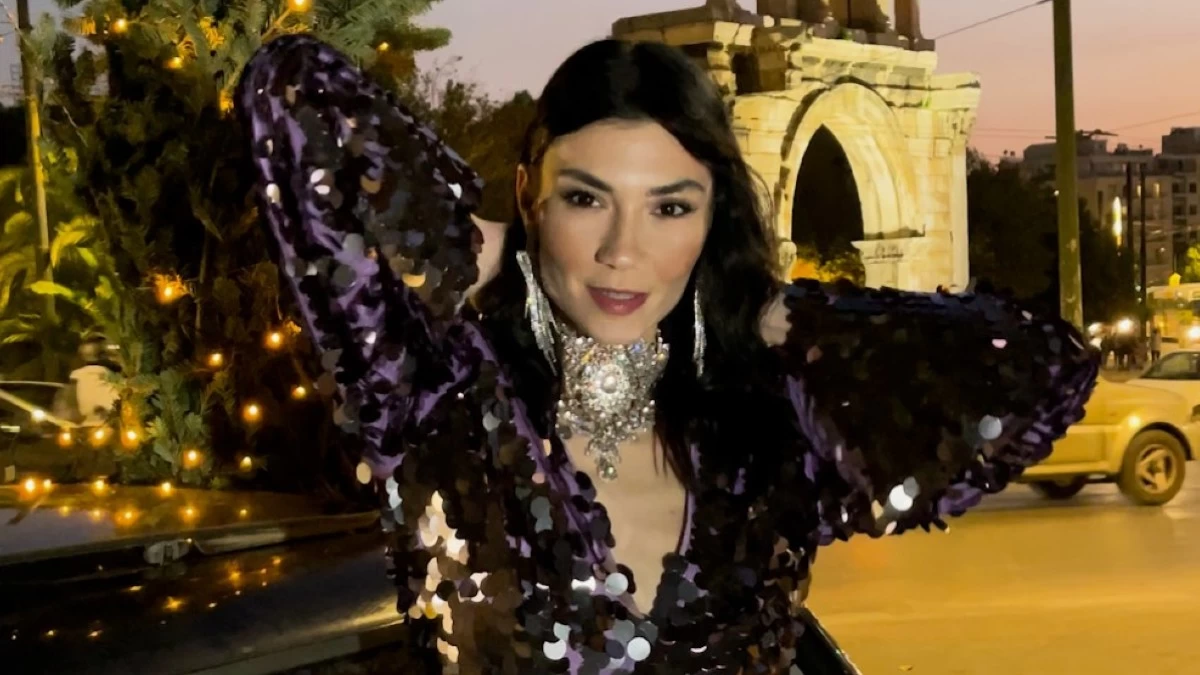 Μεταλλιζέ φόρεμα: Η μόδα της νέας σεζόν έχει εμμονή με τα λαμπερά κομμάτια