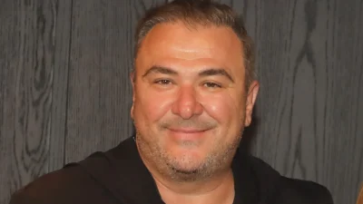 Αντώνης Ρέμος: Αχώριστος με την Υβόννη Μπόσνιακ - Νέα βραδινή έξοδος στα μπουζούκια με στενό, μαύρο φόρεμα