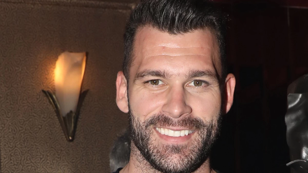 Γενέθλια με άρωμα Survivor για τον Στάθη Σχίζα: Οι δύο τεράστιες τούρτες και οι ηχηρές απουσίες από το πάρτι του