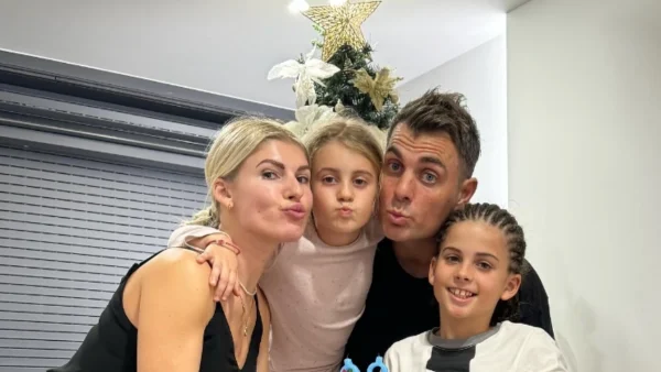 Στέλιος Χανταμπάκης: Σκούπα, σίδερο & μαγειρική - Τα επικά βίντεο κάνοντας δουλειές του σπιτιού μετά την αναχώρηση της Πηλιάκη για το Survivor 2024