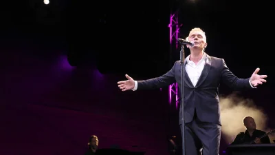 Στέλιος Ρόκκος: «Αυτό ήταν που χρειαζόμουν...» - Η πρώτη του εμφάνιση στη μουσική σκηνή 2 εβδομάδες μετά τον θάνατο του αδερφού του