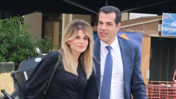 Θάνος Πλεύρης: Διπλή χαρά στο σπίτι του με την Λένα Παπαθεολόγου - Στιγμές ευτυχίας για το ζευγάρι