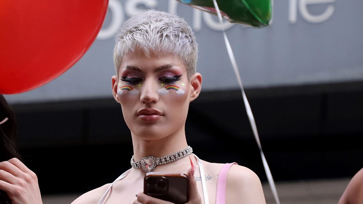 Η οργισμένη ανάρτηση του Θέμη Κανέλλου μετά τις δηλώσεις του Οικονομόπουλου: «Μην ανοίξω το στόμα μου πόσοι δήθεν άντρες τρέχανε για...»