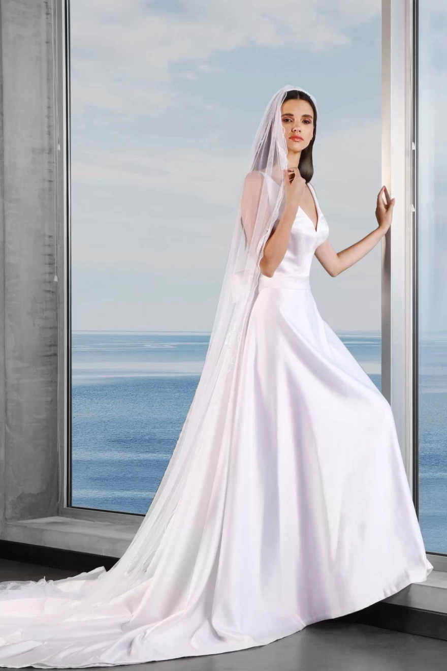 νυφικό με πέπλο