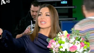 Σταματίνα Τσιμτσιλή: Με τούρτα, ένα μπουκέτο λουλούδια και τραγούδι αφιέρωση - Γενέθλια στο πλατό του Happy Day