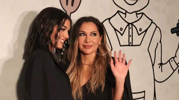 Δέσποινα Βανδή: Η εντυπωσιακή εμφάνισή της με την Μελίνα Νικολαϊδη το βράδυ της Πρωτοχρονιάς - Οι ευχές για το νέο έτος