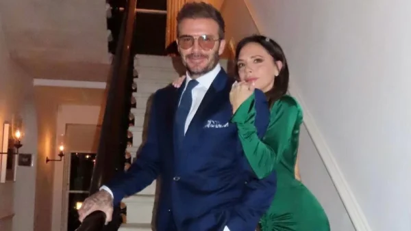 Τα ντραπέ φορέματα της Victoria Beckham με εφέ επίπεδης κοιλιάς είναι η τέλεια λύση - Από το γραφείο μέχρι την βραδινή έξοδο