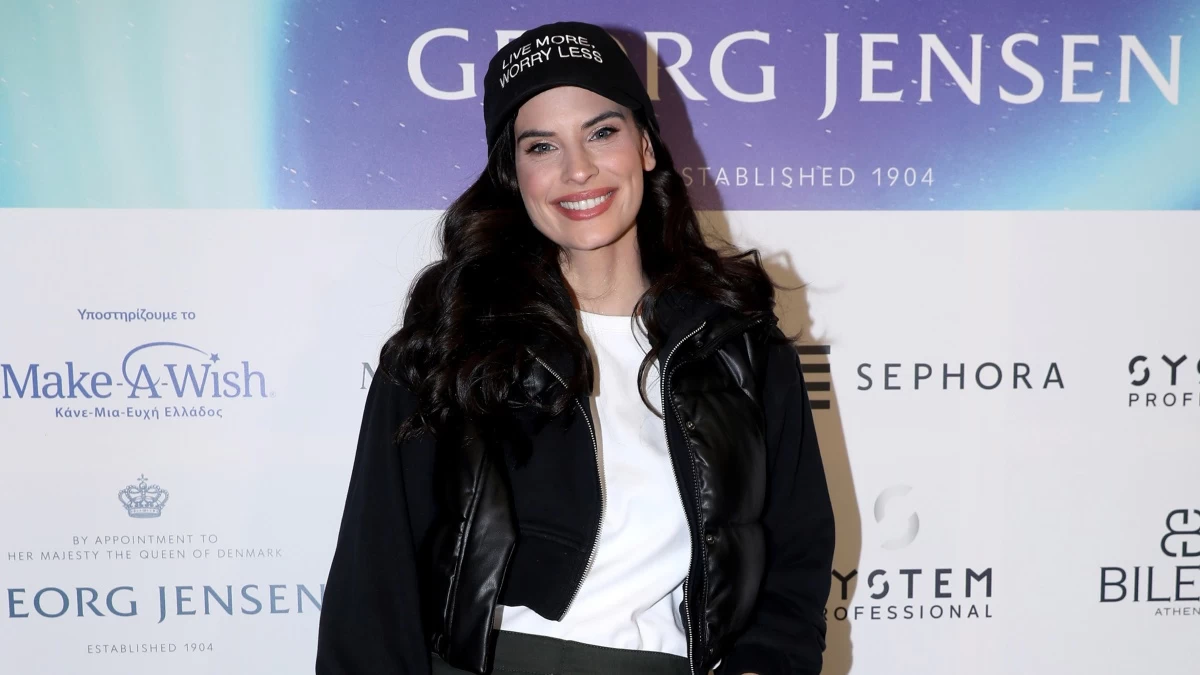 Χριστίνα Μπόμπα: «Κολυμπάμε σαν δελφινάκια πια!» - Τα μαθήματα κολύμβησης με τις δίδυμες