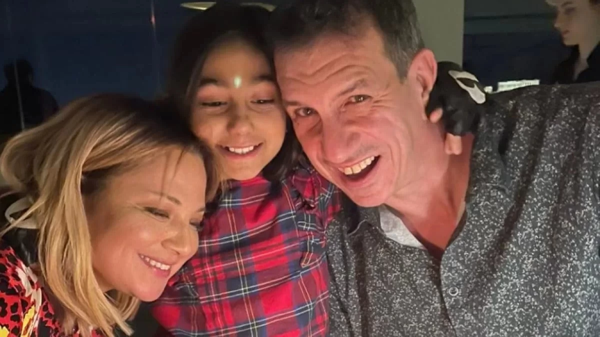 Νάσος Γαλακτερός & Νάνσυ Ζαμπέτογλου: Σάλος με το δημόσιο σχόλιο για την κόρη τους - «Βγήκε ο Δούκας με μελαμψό προσφυγάκι αγκαλιά...»