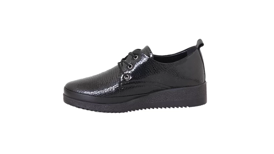 μαύρα δετά παπούτσια