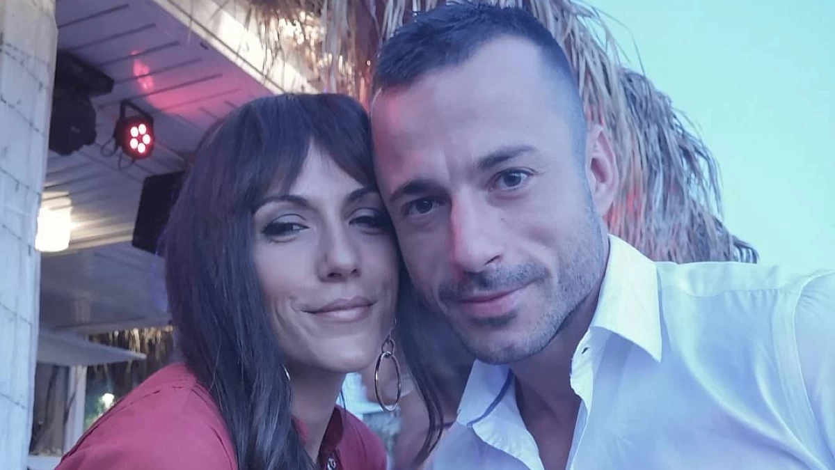 Ανθή Βούλγαρη - Ο σύζυγός της στο video clip της Ζευγαρά: «Όντως; Έχω χάσει τον έλεγχο του σπιτιού μου...»