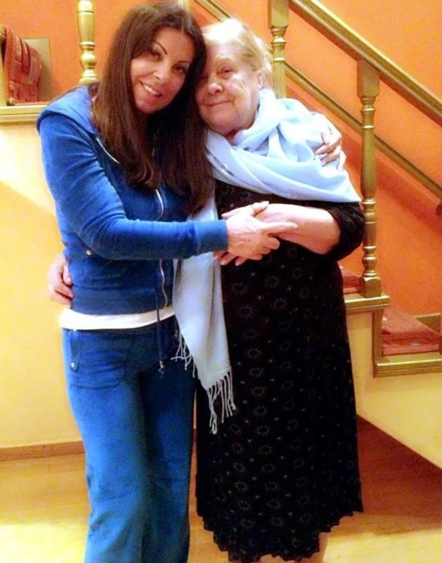 Άντζελα Δημητρίου μητέρα