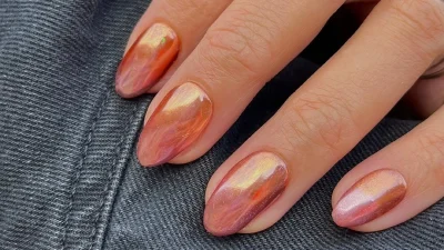 Chrombré nails: Το 2 σε 1 hot μανικιούρ για το οποίο όλοι θα μιλούν το 2024!