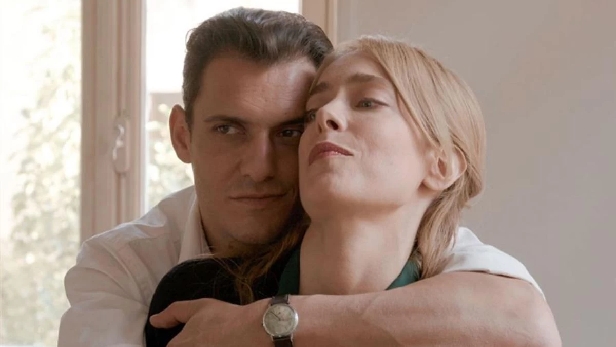 Έρωτας Φυγάς: Τον πυροβολεί εν ψυχρώ κοιτώντας τον στα μάτια - Εκείνος της φωνάζει «Τι πας να κάνεις;»