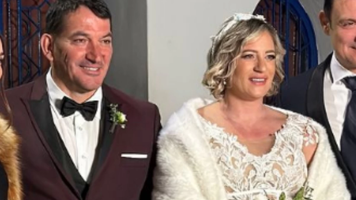 Πύρρος Δήμας & Αφροδίτη Σκαφίδα: Με βεγγαλικά η είσοδος του ζευγαριού στη δεξίωση γάμου - Ο στολισμός και το ερωτικό τραγούδι της νύφης στο γαμπρό