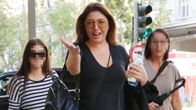 Έλενα Παπαρίζου – Παίρνει θέση για τις δηλώσεις του Γιώργου Νταλάρα: «Τι είναι πιο σημαντικό; Να είσαι ευγενικός ή να έχεις δίκιο;»