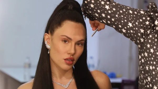 Έλενα Τσαγκρινού: Ντυμένη στα μπλε - Η πρώτη ανάρτηση με φουσκωμένη κοιλίτσα (Βίντεο)