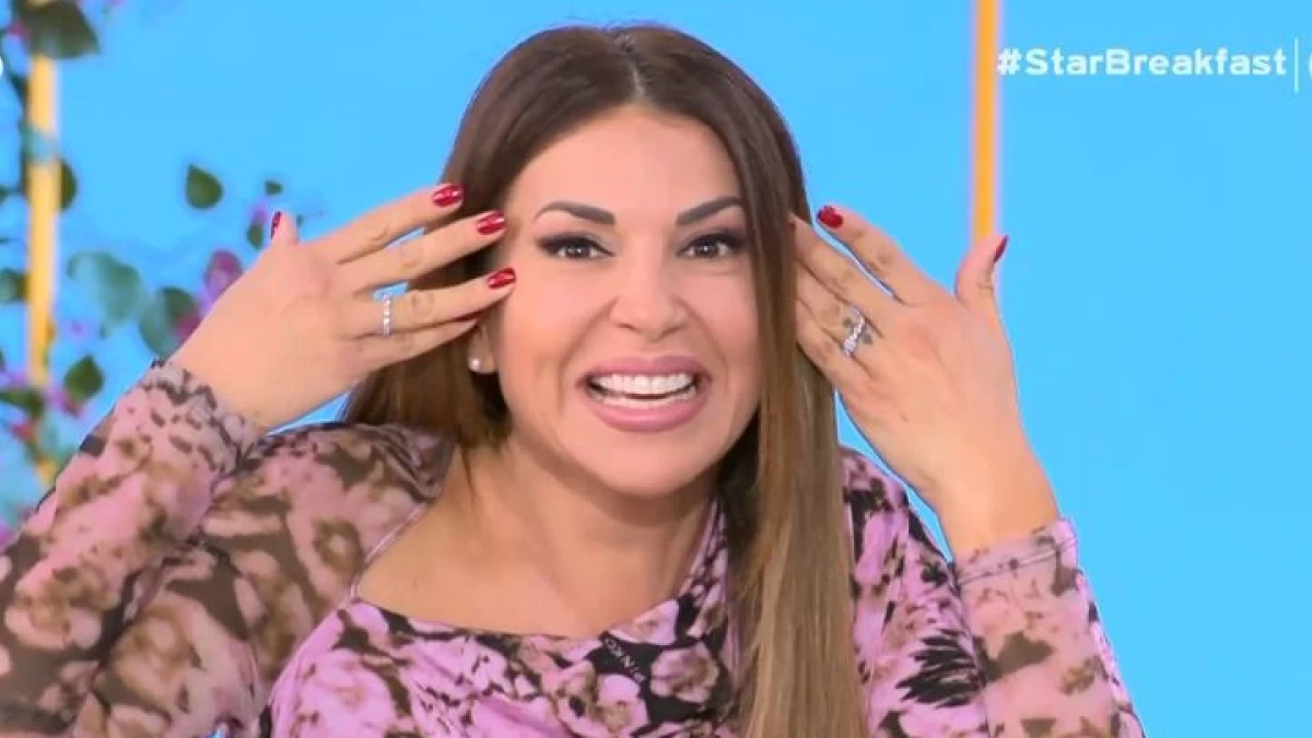 Ελένη Χατζίδου: «Δεν κουνιέται φύλλο κούκλα μου από το μπότοξ...» -"Έλιωσαν" στο γέλιο οι συνεργάτες της με την επική της ατάκα