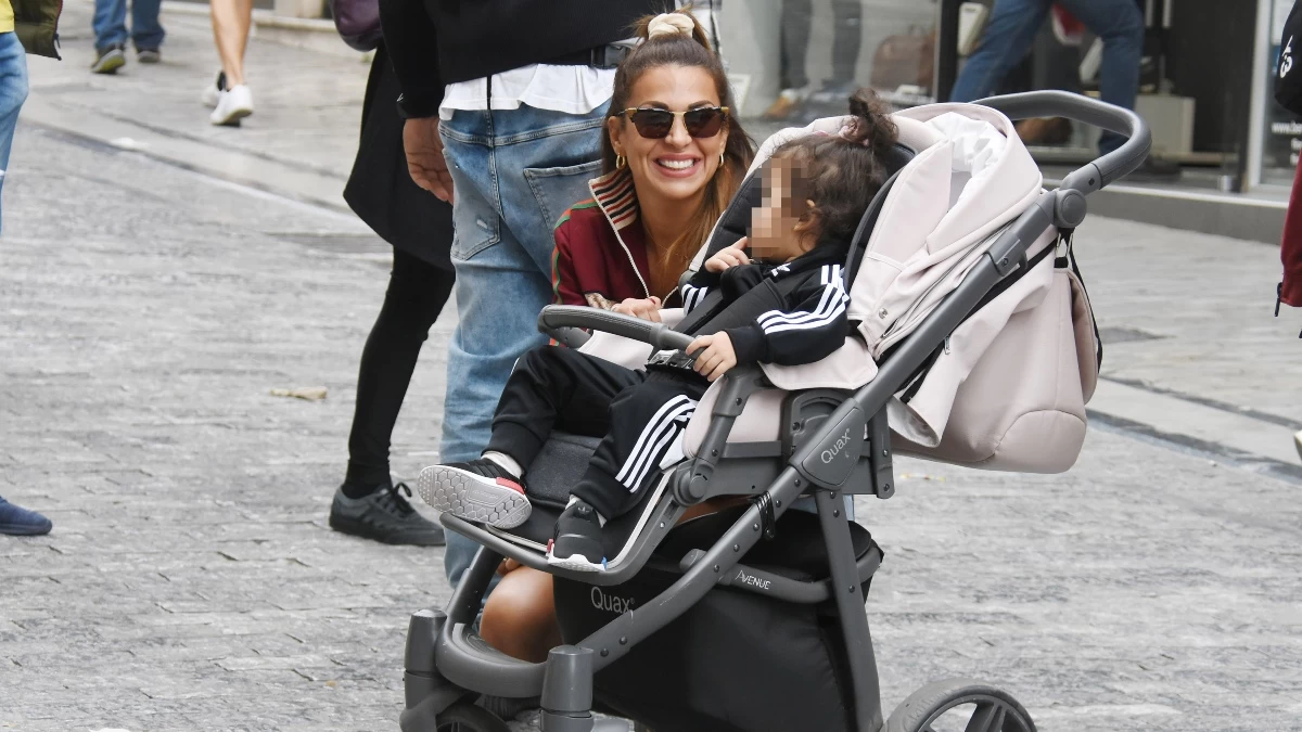 Ελένη Χατζίδου: «Είμαστε σε ένα πρόγραμμα με αγωγή, εισπνεόμενα...» - Εξελίξεις με την υγεία της κόρης της μετά την εισαγωγή στο νοσοκομείο