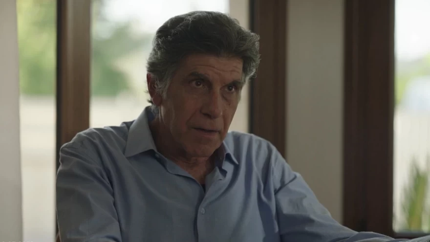 Γιάννης Μπέζος